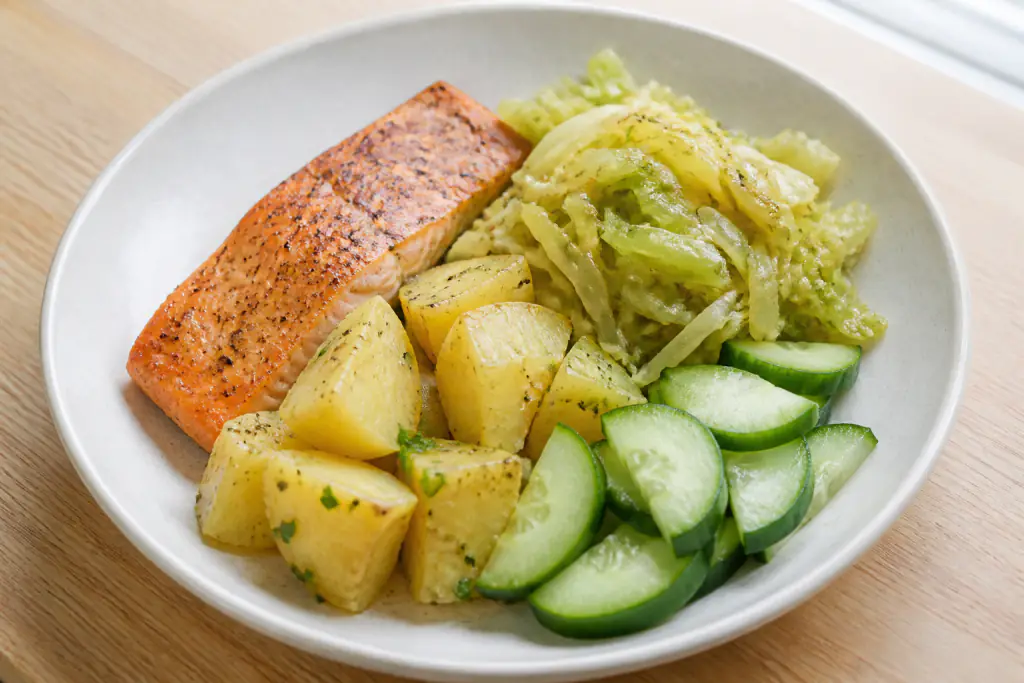 Somali-Inspired Heart-Healthy Salmon Potato Cabbage Plate